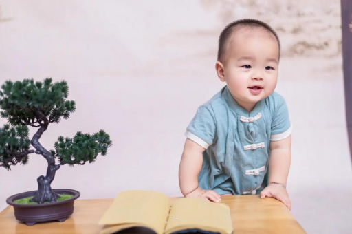 咸阳宝宝脸上小白点